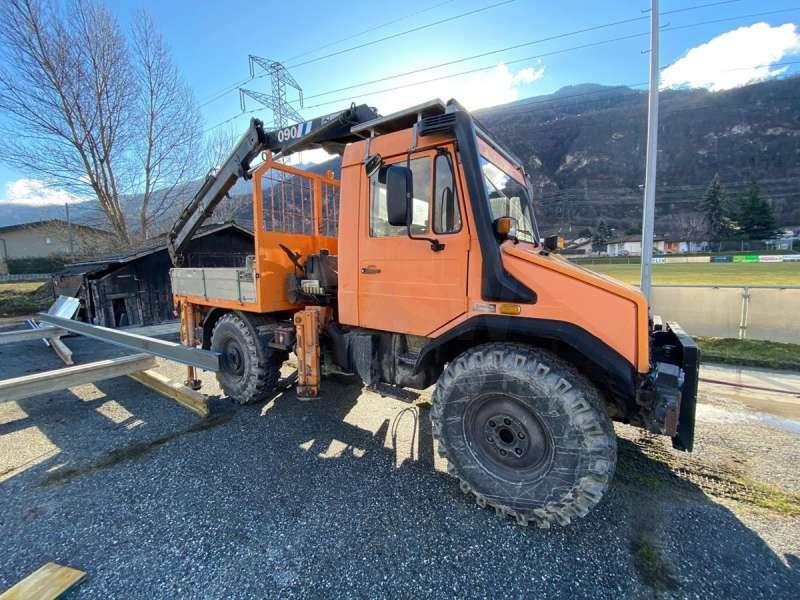 Mercedes UNIMOG U 140 MACHINE SUISSE - Kravas automašīna pašizgāzējs: foto 1 Mercedes UNIMOG U 140 MACHINE SUISSE - Kravas automašīna pašizgāzējs: foto 1