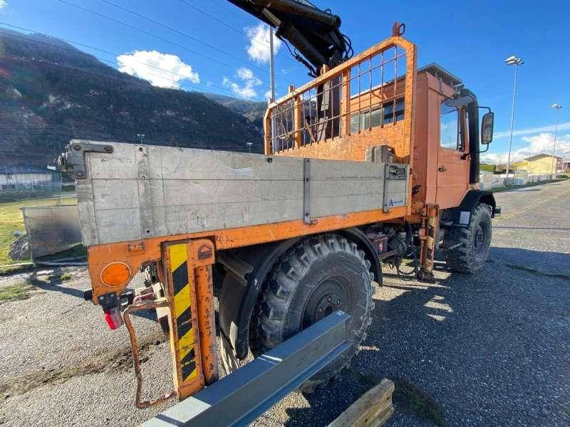 Mercedes UNIMOG U 140 MACHINE SUISSE - Kravas automašīna pašizgāzējs: foto 2 Mercedes UNIMOG U 140 MACHINE SUISSE - Kravas automašīna pašizgāzējs: foto 2