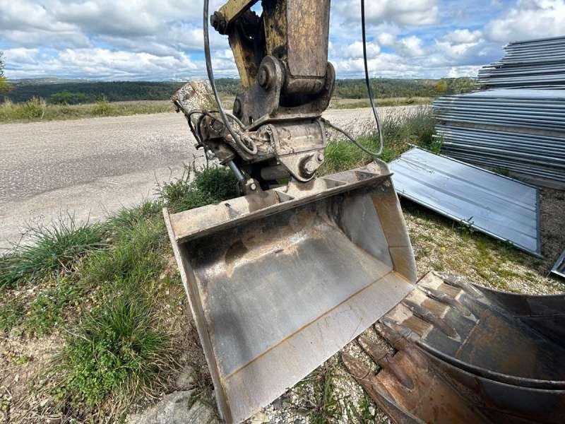 Kāpurķēžu ekskavators New Holland E145: foto 19