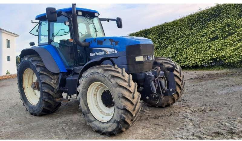 New Holland TM190 - Traktors: foto 2 New Holland TM190 - Traktors: foto 2