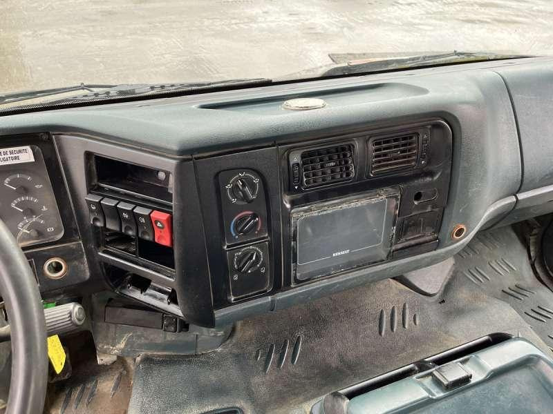 Kravas automašīna pašizgāzējs Renault A GRUE PREMIUM 300: foto 46