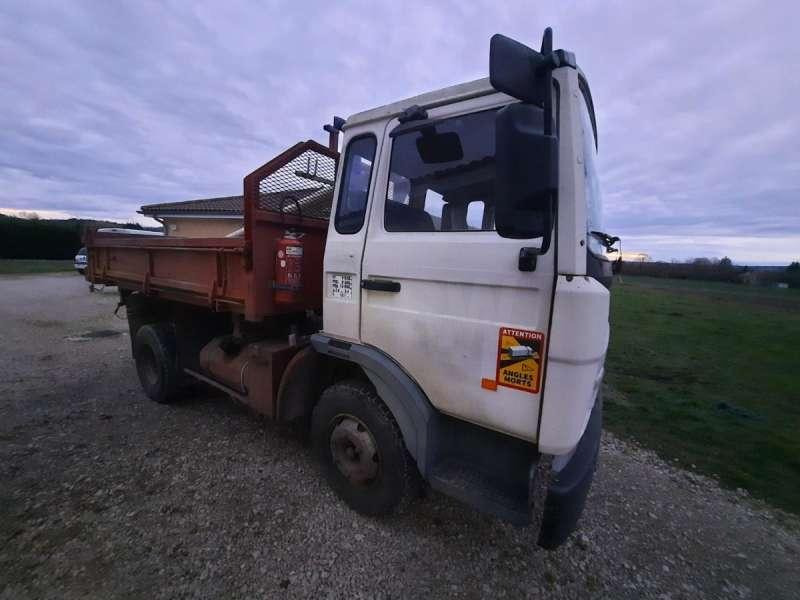 Renault Camion Benne 4X2 - Kravas automašīna pašizgāzējs: foto 2 Renault Camion Benne 4X2 - Kravas automašīna pašizgāzējs: foto 2