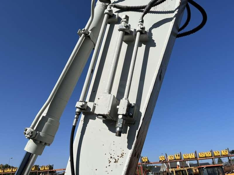 Kāpurķēžu ekskavators Takeuchi TB1140: foto 17