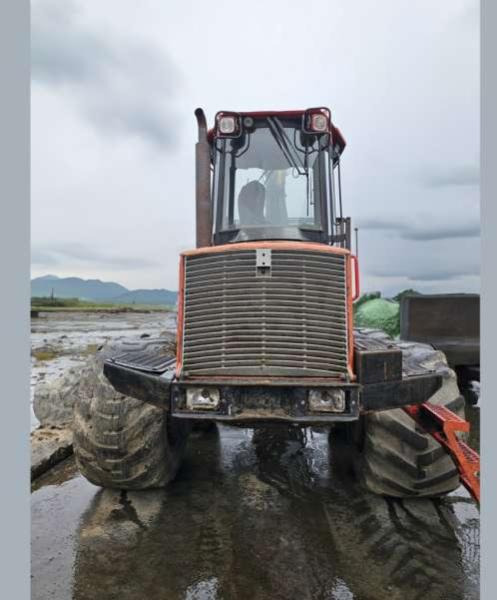 VALMET 840.4 - Meža traktors: foto 5 VALMET 840.4 - Meža traktors: foto 5