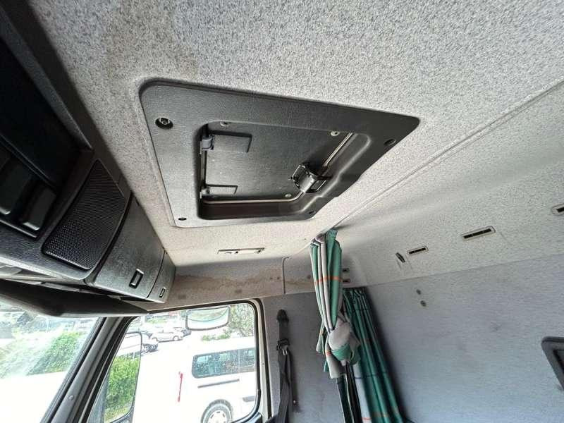 Vilcējs Volvo FH12-420 4X2: foto 39