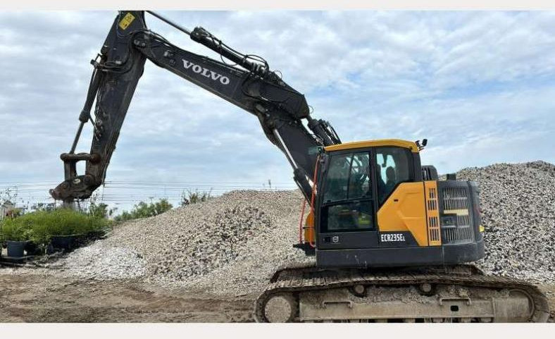 Volvo ECR235EL - Kāpurķēžu ekskavators: foto 1 Volvo ECR235EL - Kāpurķēžu ekskavators: foto 1