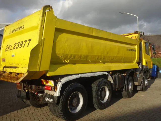 DAF CF 410 8X4 MANUAL GEARBOX HARDOX STEEL KIPPER 20 CUB EURO5 - Kravas automašīna pašizgāzējs: foto 4 DAF CF 410 8X4 MANUAL GEARBOX HARDOX STEEL KIPPER 20 CUB EURO5 - Kravas automašīna pašizgāzējs: foto 4