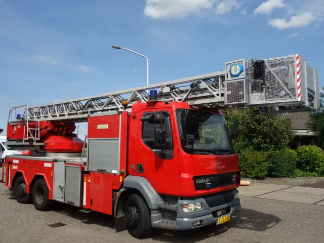 DAF LF 55.250 METZ 30 meter - Ugunsdzēsēju mašīna: foto 4 DAF LF 55.250 METZ 30 meter - Ugunsdzēsēju mašīna: foto 4