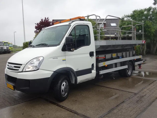 Iveco Daily 40C15 SKY WORKER PLATFORM - Komercauto: foto 2 Iveco Daily 40C15 SKY WORKER PLATFORM - Komercauto: foto 2