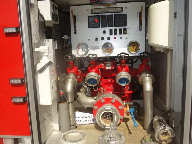 MAN LE 220C GODIVA POMP 2000 LITER TANK,MANUAL GEARBOX - Ugunsdzēsēju mašīna: foto 5 MAN LE 220C GODIVA POMP 2000 LITER TANK,MANUAL GEARBOX - Ugunsdzēsēju mašīna: foto 5