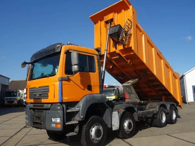 MAN TGA 41-440 8X6 MANUAL GEARBOX 22M3 MEILLER TIPPER - Kravas automašīna pašizgāzējs: foto 1 MAN TGA 41-440 8X6 MANUAL GEARBOX 22M3 MEILLER TIPPER - Kravas automašīna pašizgāzējs: foto 1