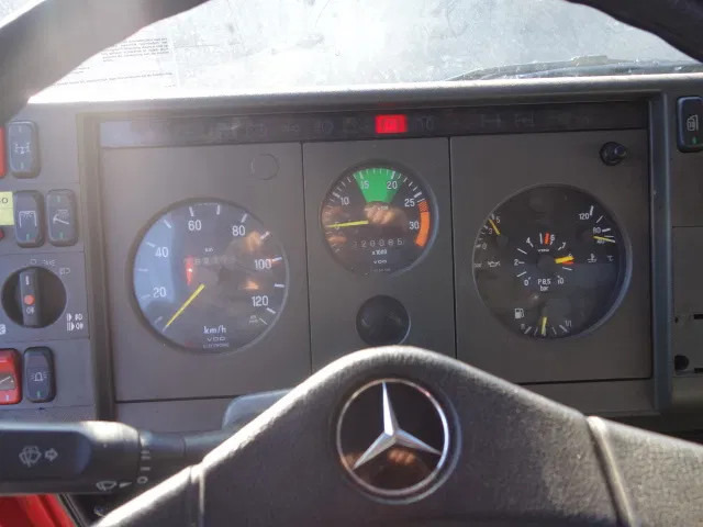 Mercedes-Benz 1124 4x4 ZIEGLER BOMBEROS TRUCK - Ugunsdzēsēju mašīna: foto 4 Mercedes-Benz 1124 4x4 ZIEGLER BOMBEROS TRUCK - Ugunsdzēsēju mašīna: foto 4