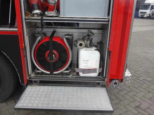 Ugunsdzēsēju mašīna Mercedes-Benz Atego 1426 ZIEGLER 2000 LITER EURO 5: foto 11