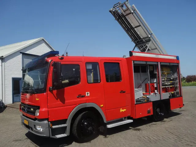 Mercedes-Benz Atego 1426 ziegler pump - Ugunsdzēsēju mašīna: foto 1 Mercedes-Benz Atego 1426 ziegler pump - Ugunsdzēsēju mašīna: foto 1