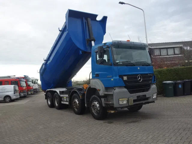 Mercedes-Benz Axor 3243 8X4 - Kravas automašīna pašizgāzējs: foto 1 Mercedes-Benz Axor 3243 8X4 - Kravas automašīna pašizgāzējs: foto 1