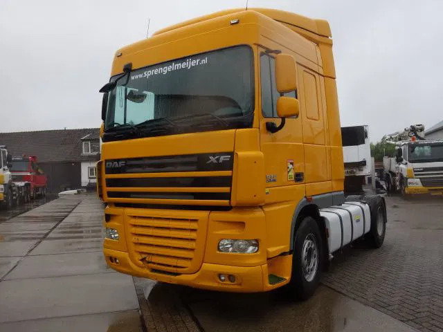DAF XF 105.460 2 diesel tanken - Vilcējs: foto 2 DAF XF 105.460 2 diesel tanken - Vilcējs: foto 2