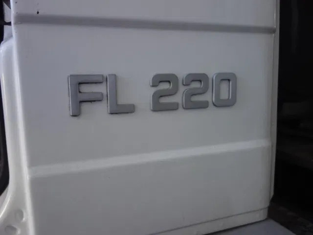 Volvo FL 240 220PK 12000 LITER STEELSPRINGS - Autocisterna: foto 5 Volvo FL 240 220PK 12000 LITER STEELSPRINGS - Autocisterna: foto 5