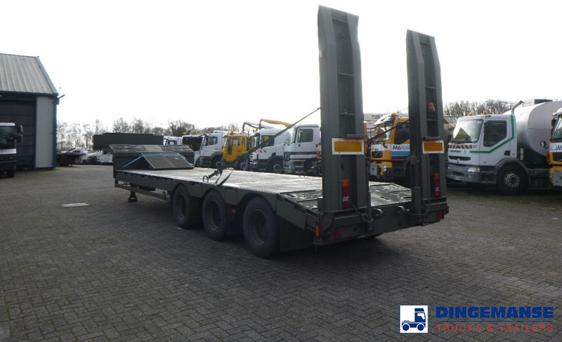 Broshuis 3-axle semi-lowbed trailer E-2130 / 73 t + ramps - Puspiekabe zema profila platforma: foto 4 Broshuis 3-axle semi-lowbed trailer E-2130 / 73 t + ramps - Puspiekabe zema profila platforma: foto 4