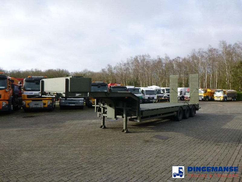 Broshuis 3-axle semi-lowbed trailer E-2130 / 73 t + ramps - Puspiekabe zema profila platforma: foto 1 Broshuis 3-axle semi-lowbed trailer E-2130 / 73 t + ramps - Puspiekabe zema profila platforma: foto 1