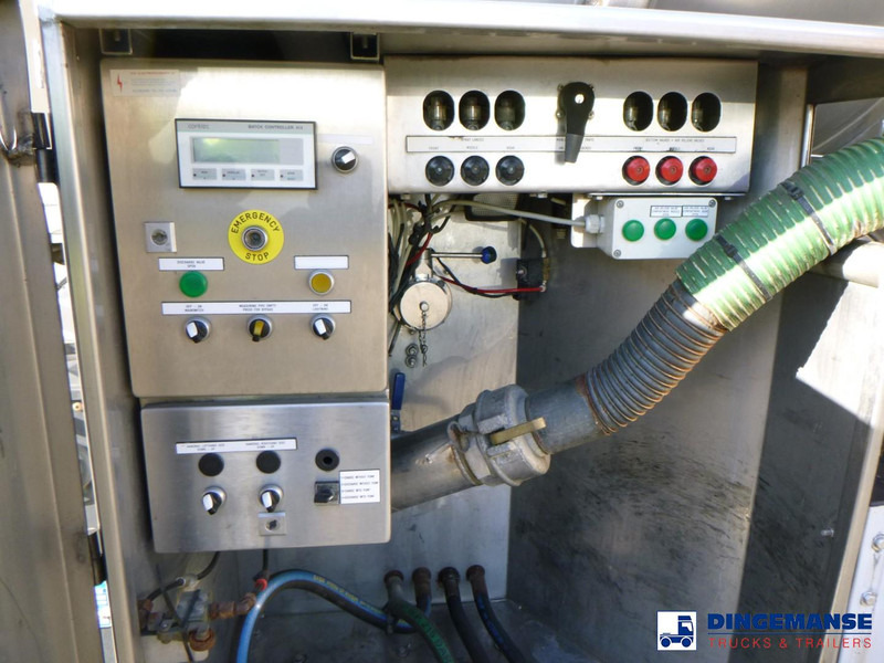 Puspiekabe cisterna Burg Food tank inox 30.3 m3 / 3 comp: foto 10 Puspiekabe cisterna Burg Food tank inox 30.3 m3 / 3 comp: foto 10