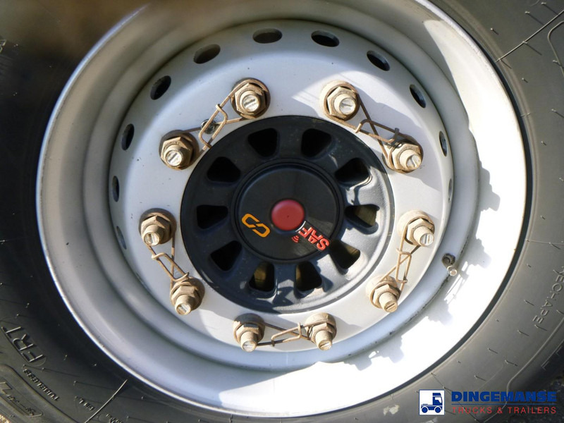 Puspiekabe cisterna Burg Food tank inox 30.3 m3 / 3 comp: foto 6 Puspiekabe cisterna Burg Food tank inox 30.3 m3 / 3 comp: foto 6