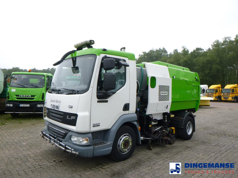 DAF LF 45.180 Scarab Merlin street sweeper 4x2 - Ielu tīrīšanas mašīna: foto 1 DAF LF 45.180 Scarab Merlin street sweeper 4x2 - Ielu tīrīšanas mašīna: foto 1