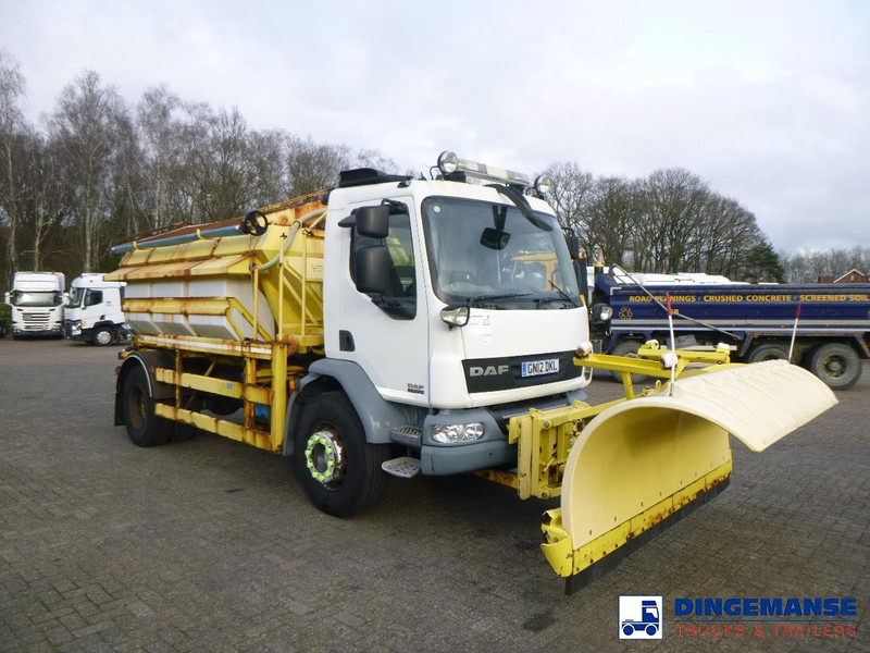 DAF LF 55.220 4X2 RHD salt spreader / gritter - Sniega novākšanas tehnika: foto 2 DAF LF 55.220 4X2 RHD salt spreader / gritter - Sniega novākšanas tehnika: foto 2