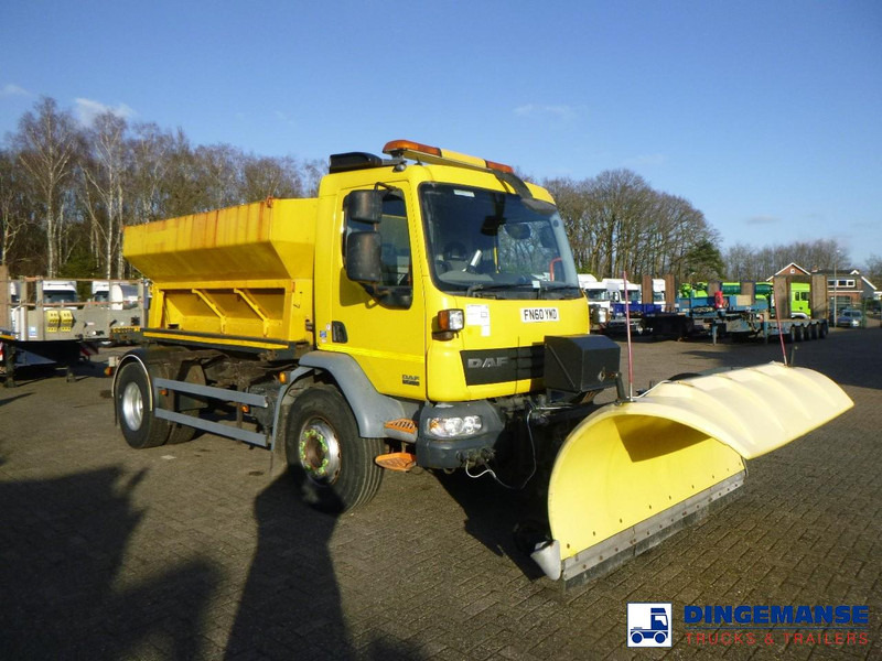 DAF LF 55.220 4x2 RHD gritter / snow plough - Sniega novākšanas tehnika: foto 2 DAF LF 55.220 4x2 RHD gritter / snow plough - Sniega novākšanas tehnika: foto 2