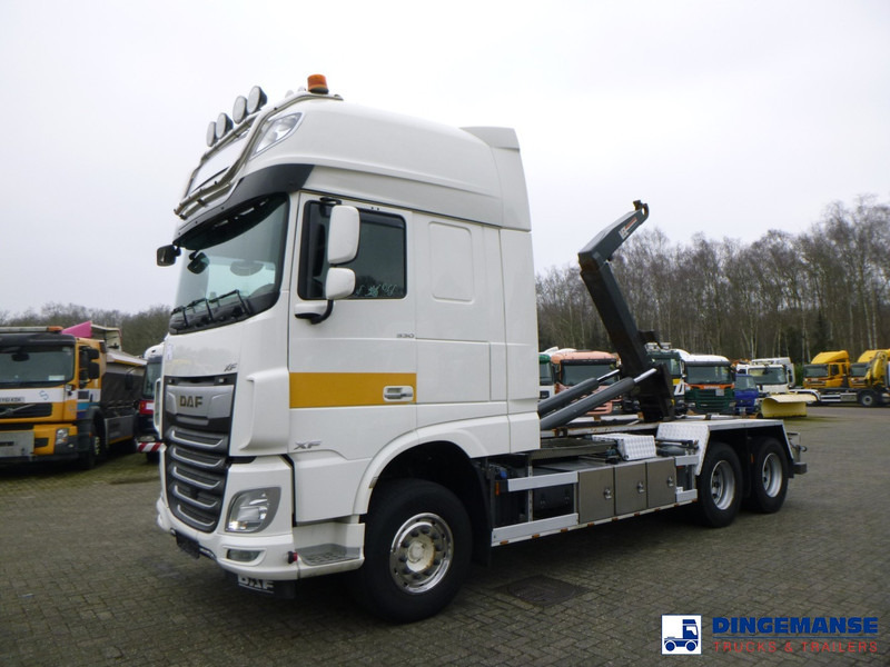 DAF XF 530 6x2 Euro 6 VDL container hook - Pacēlājs ar āķi: foto 1 DAF XF 530 6x2 Euro 6 VDL container hook - Pacēlājs ar āķi: foto 1