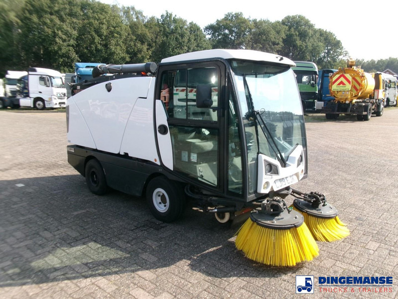 Johnston C202 compact street sweeper - Ielu tīrīšanas mašīna: foto 2 Johnston C202 compact street sweeper - Ielu tīrīšanas mašīna: foto 2