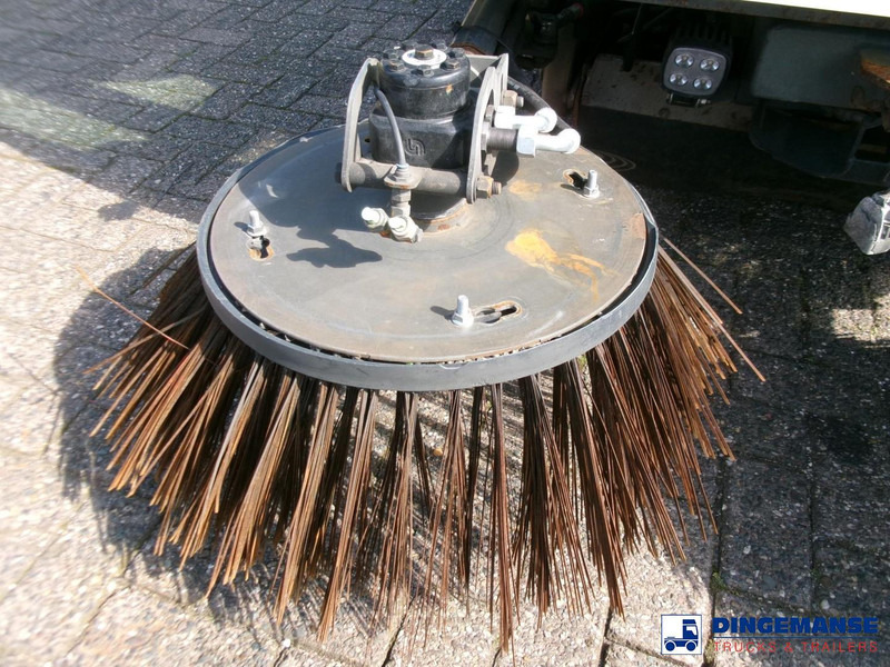 Ielu tīrīšanas mašīna Johnston C202 compact street sweeper: foto 8