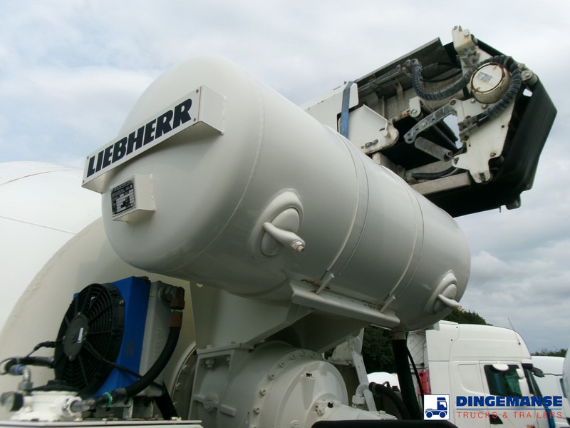 Betonvedējs MAN TGS 32.360 8X4 Euro 6 Liebherr concrete mixer 8 m3 + belt: foto 13