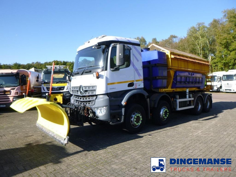 Mercedes-Benz Arocs 3240 8x4 RHD Schmidt snow plough / gritter - Sniega novākšanas tehnika: foto 1 Mercedes-Benz Arocs 3240 8x4 RHD Schmidt snow plough / gritter - Sniega novākšanas tehnika: foto 1