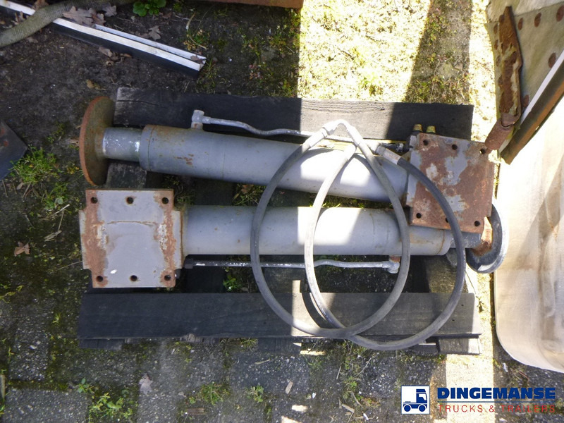 Onbekend 2 Support legs for loading crane - Hidrauliskais cilindrs: foto 3 Onbekend 2 Support legs for loading crane - Hidrauliskais cilindrs: foto 3