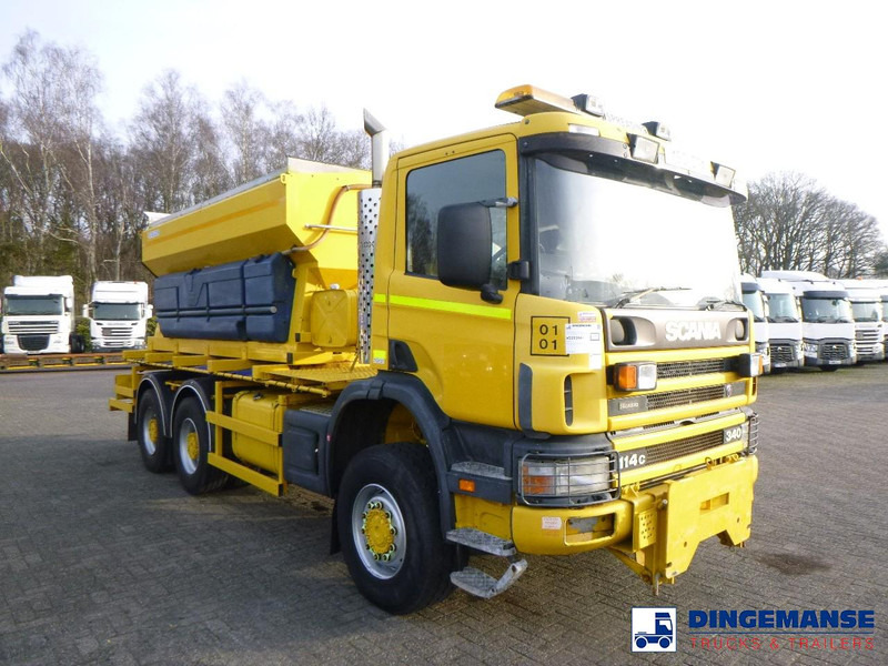 Scania P114-340 CB 6X6 RHD gritter / snow plough - Sniega novākšanas tehnika: foto 2 Scania P114-340 CB 6X6 RHD gritter / snow plough - Sniega novākšanas tehnika: foto 2