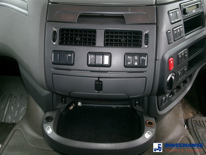 Vilcējs DAF XF 106 6x2 RHD Euro 6 + Hydraulics: foto 12 Vilcējs DAF XF 106 6x2 RHD Euro 6 + Hydraulics: foto 12