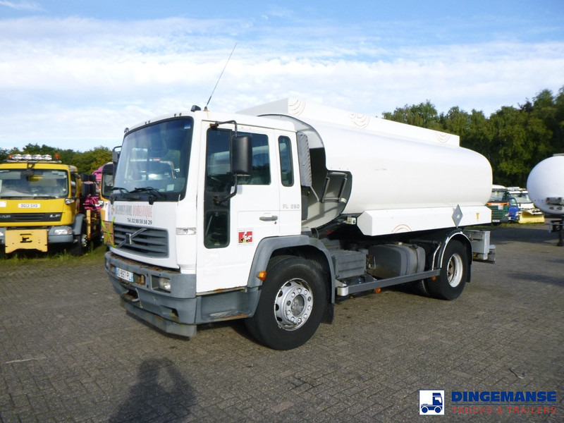 Volvo FL 250 4x2 fuel tank 14.7 m3 / 4 comp - Autocisterna: foto 1 Volvo FL 250 4x2 fuel tank 14.7 m3 / 4 comp - Autocisterna: foto 1