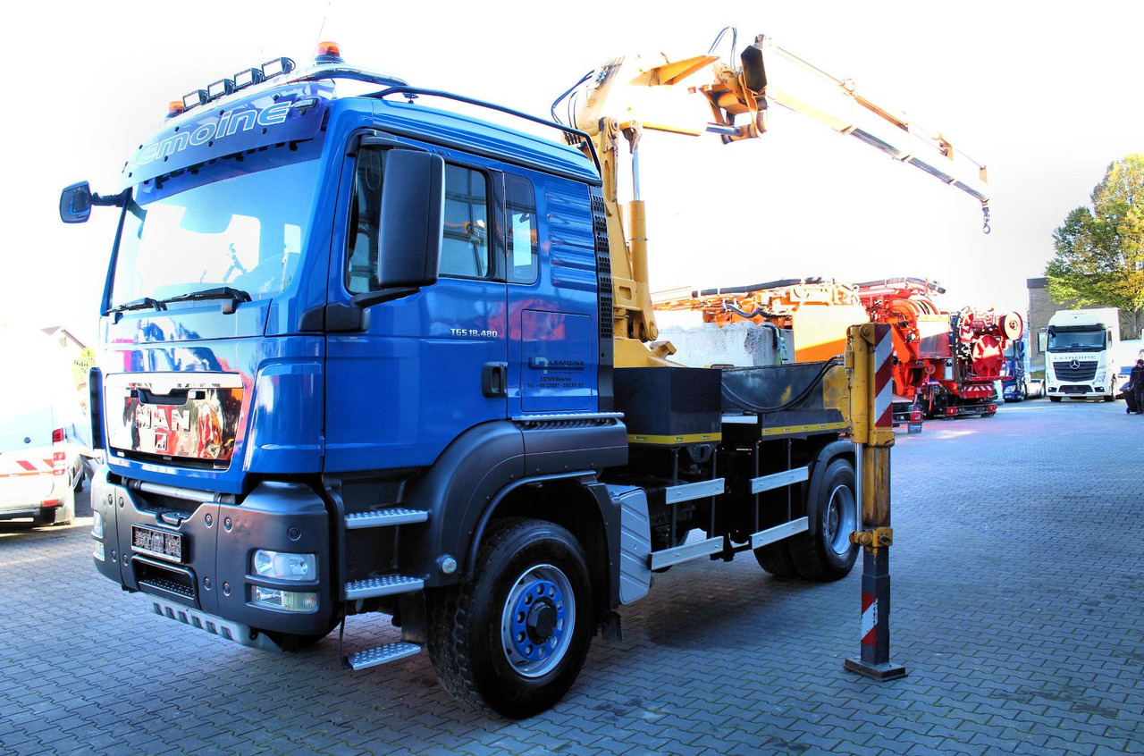 MAN TGS 18.480 4x4 BLS SZM+Pritsche MKG HLK 340 Kran - Bortu kravas automašīna/ Platforma, Kravas auto ar manipulatoru: foto 3 MAN TGS 18.480 4x4 BLS SZM+Pritsche MKG HLK 340 Kran - Bortu kravas automašīna/ Platforma, Kravas auto ar manipulatoru: foto 3
