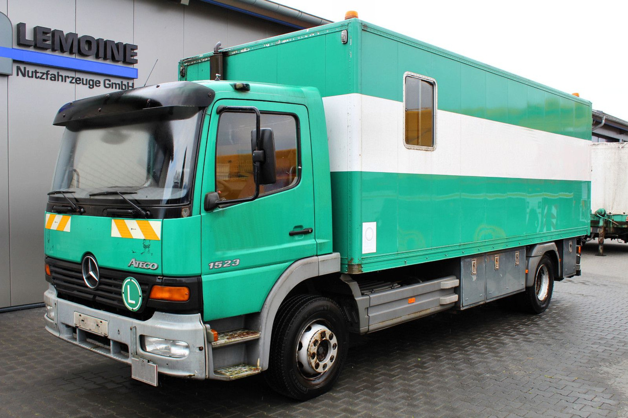 Mercedes-Benz Atego 1523 4x2 Koffer +AHK kein 1517 1518 1528 - Furgons ar slēgtā virsbūve: foto 2 Mercedes-Benz Atego 1523 4x2 Koffer +AHK kein 1517 1518 1528 - Furgons ar slēgtā virsbūve: foto 2