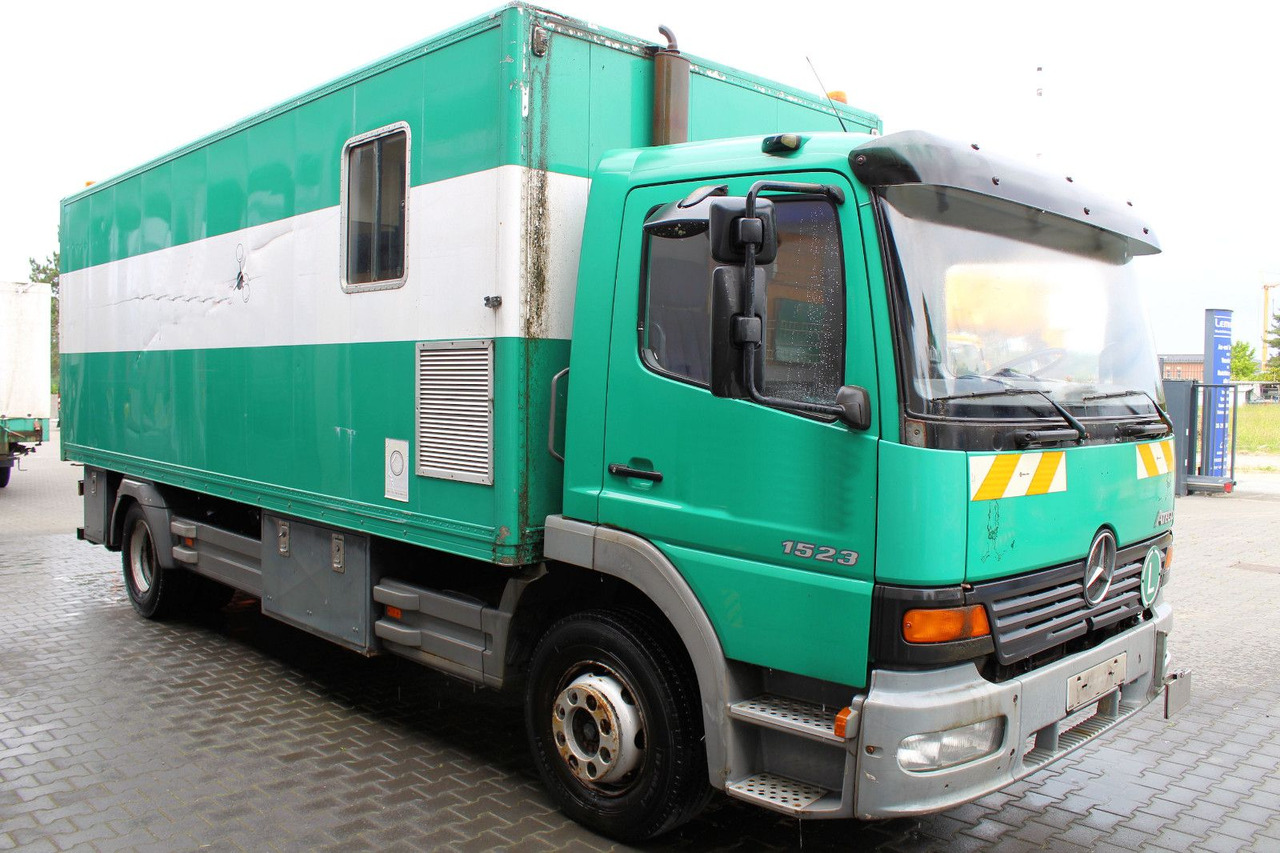 Mercedes-Benz Atego 1523 4x2 Koffer +AHK kein 1517 1518 1528 - Furgons ar slēgtā virsbūve: foto 1 Mercedes-Benz Atego 1523 4x2 Koffer +AHK kein 1517 1518 1528 - Furgons ar slēgtā virsbūve: foto 1