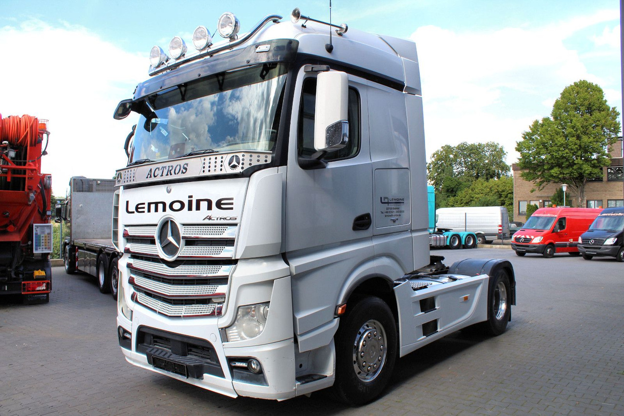 Mercedes-Benz Actros 1853 4x2 LS +Hydraulik + neuer AT-Motor - Vilcējs: foto 3 Mercedes-Benz Actros 1853 4x2 LS +Hydraulik + neuer AT-Motor - Vilcējs: foto 3