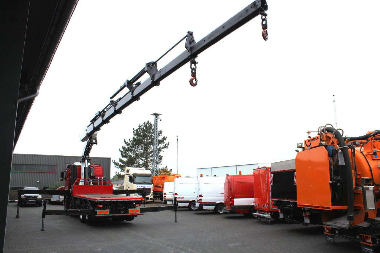 Volvo 480 8x2 Pritsche + FASSI F800XP Kran 6x - Bortu kravas automašīna/ Platforma, Kravas auto ar manipulatoru: foto 4 Volvo 480 8x2 Pritsche + FASSI F800XP Kran 6x - Bortu kravas automašīna/ Platforma, Kravas auto ar manipulatoru: foto 4