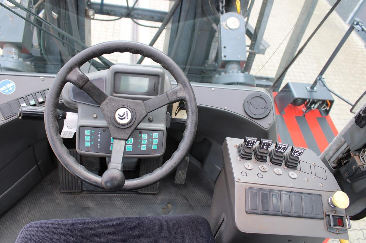 Kalmar DCF330-12LB - Dīzeļiekrāvējs: foto 4 Kalmar DCF330-12LB - Dīzeļiekrāvējs: foto 4