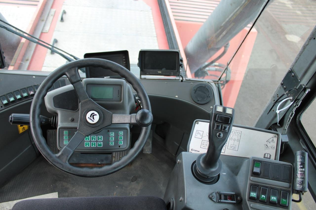 Kalmar DRF450-75S6XS - Sānu konteineru krāvējs: foto 4 Kalmar DRF450-75S6XS - Sānu konteineru krāvējs: foto 4