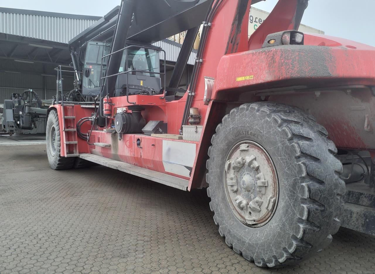 Kalmar DRG450-75C5XS - Sānu konteineru krāvējs: foto 2 Kalmar DRG450-75C5XS - Sānu konteineru krāvējs: foto 2