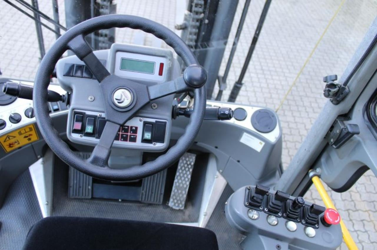 Kalmar ECD80-6 - Elektroiekrāvējs: foto 4 Kalmar ECD80-6 - Elektroiekrāvējs: foto 4