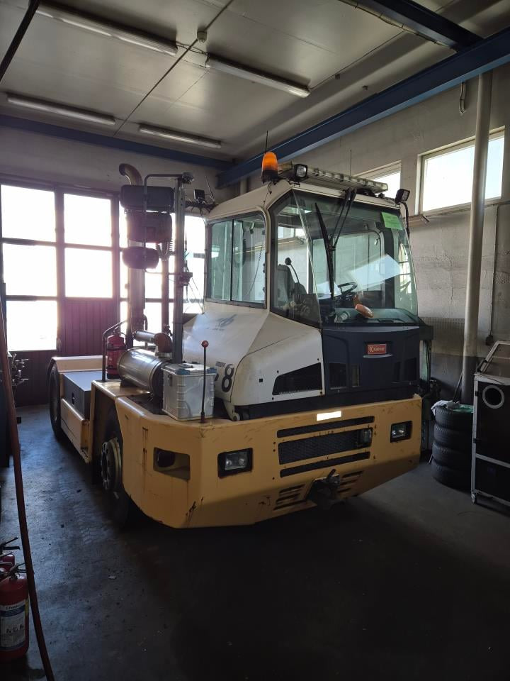 Kalmar TR618I - Termināļa traktors: foto 1 Kalmar TR618I - Termināļa traktors: foto 1