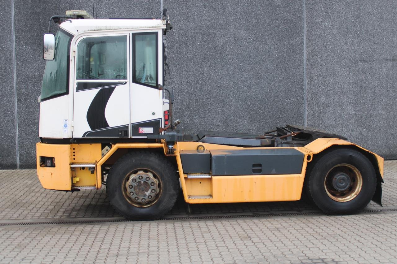 Kalmar TR618I - Termināļa traktors: foto 1 Kalmar TR618I - Termināļa traktors: foto 1