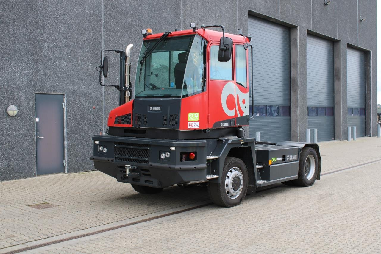 Kalmar TRL618I 4X4 - Termināļa traktors: foto 2 Kalmar TRL618I 4X4 - Termināļa traktors: foto 2