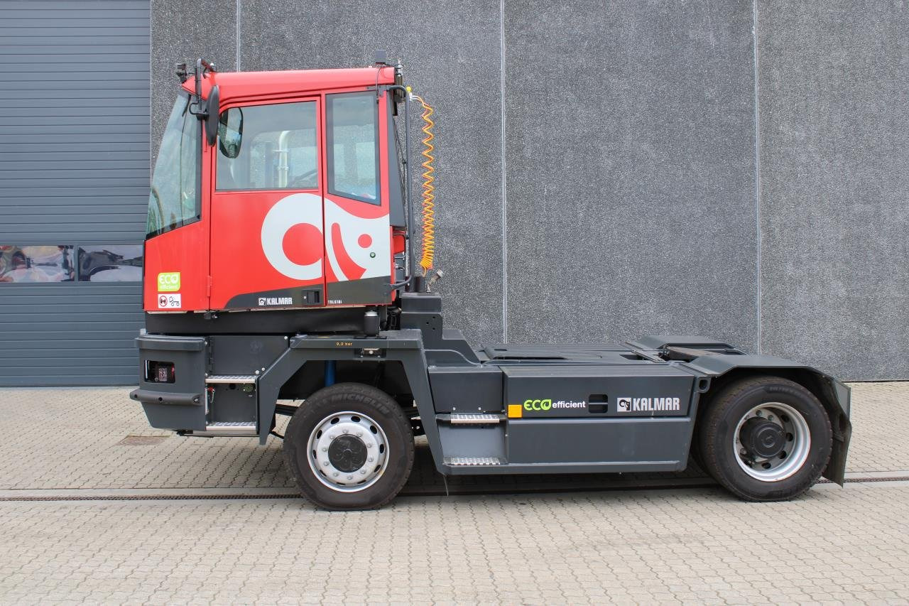 Kalmar TRL618I 4X4 - Termināļa traktors: foto 1 Kalmar TRL618I 4X4 - Termināļa traktors: foto 1